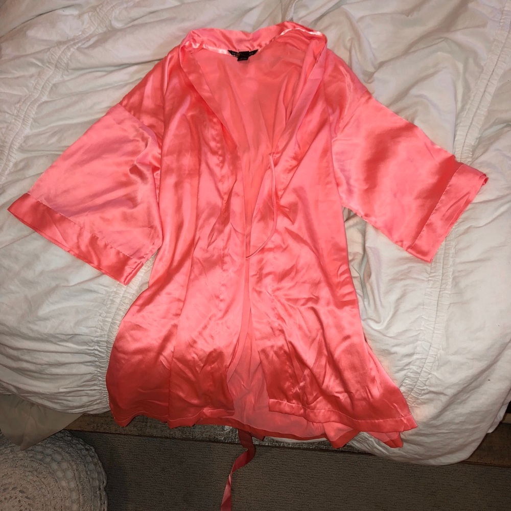 VICTORIA'S SECRET ✧･ﾟSATIN KIMONO